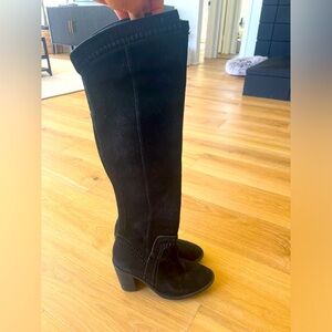 Women’s Knee-high Black Boots